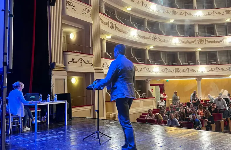 Interpretariato per eventi a Crotone, fiere e congressi